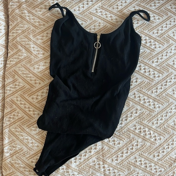 Urban Heritage Tops - 5 for $25! Urban heritage body suit size M